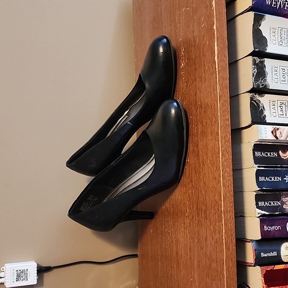 Kitten heels